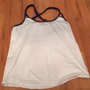 athleta tank top with built in bra